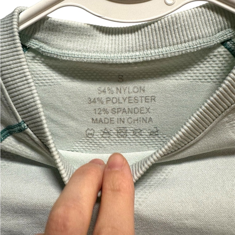 Women's Gradient Long Sleeve ombre turquoise Top - Picture 3 of 3